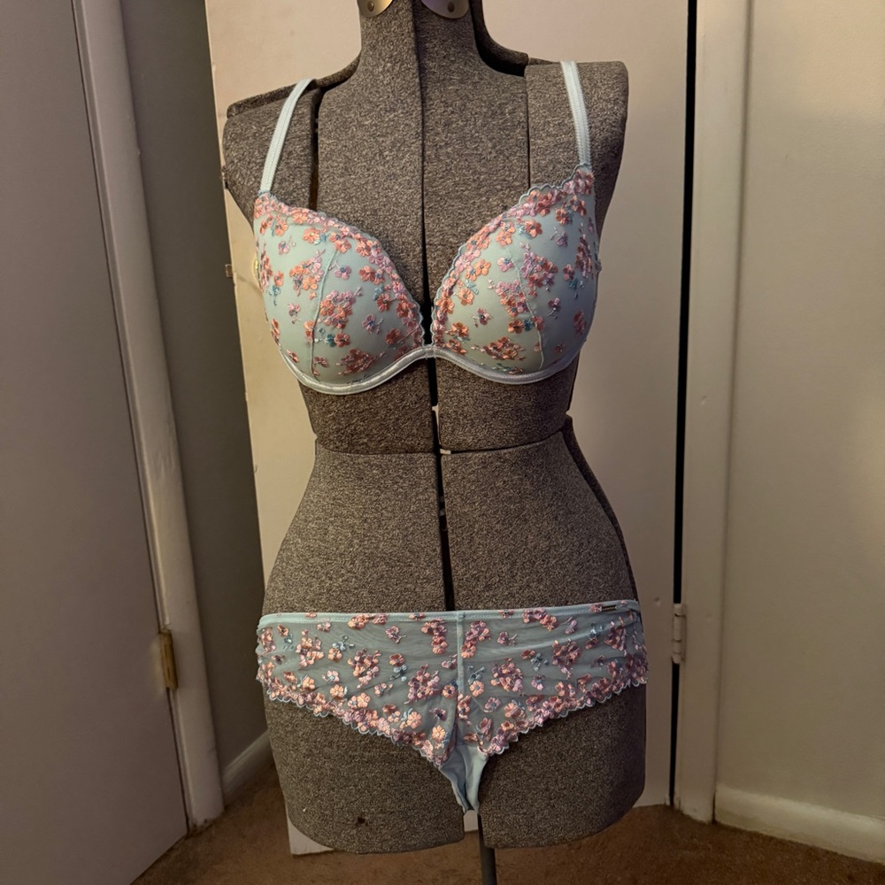 La Vie en Rose Floral Lingerie Set
